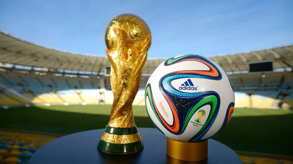 Football : 6 objets connectés incontournables pour les fans du ballon rond  - Capital